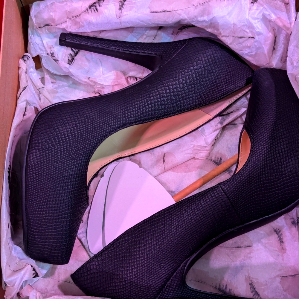 Jessica Simpson Parisah 6M - Picture 2 of 7